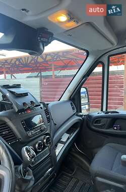 Грузопассажирский фургон Iveco Daily 2018 в 