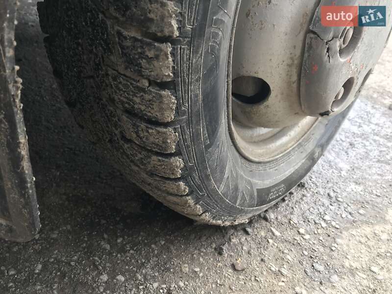 Мікроавтобус Iveco Daily 1999 в Бару фото 11 Мікроавтобус Iveco Daily 1999 в Бару