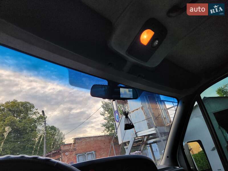 Вантажний фургон Iveco Daily 2006 в Києві