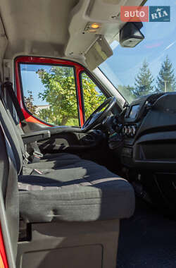 Грузовой фургон Iveco Daily 2015 в 