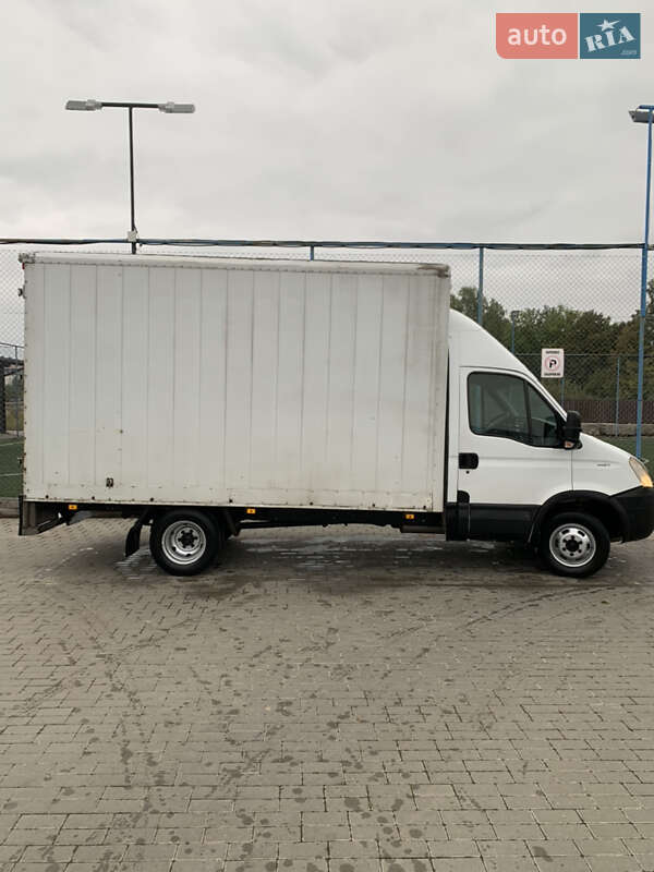 Микроавтобус грузовой (до 3,5т) Iveco Daily 2011 в Львове