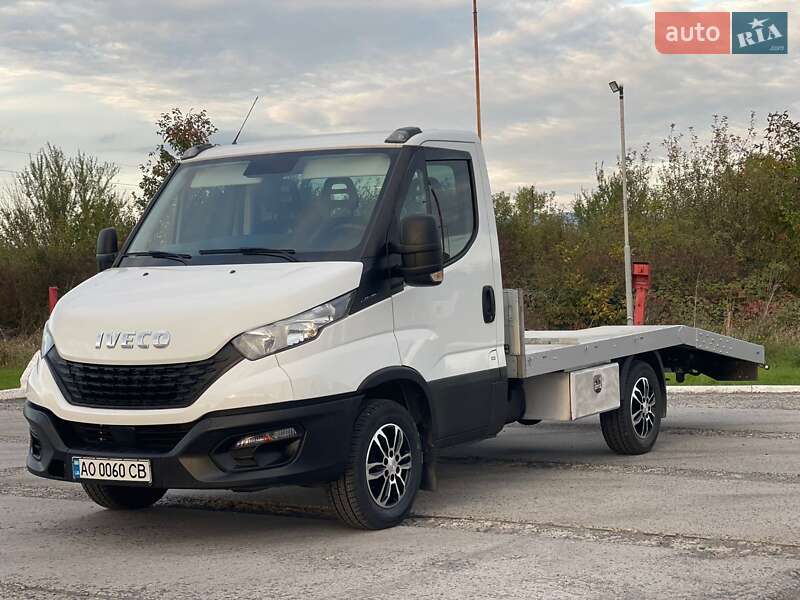 Автовоз Iveco Daily 2020 в Ужгороде