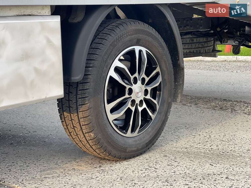 Автовоз Iveco Daily 2020 в Ужгороде