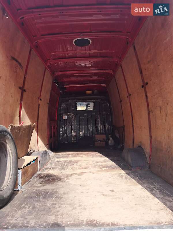 Вантажний фургон Iveco Daily 2005 в Сумах