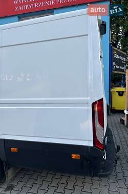 Вантажопасажирський фургон Iveco Daily 2018 в 