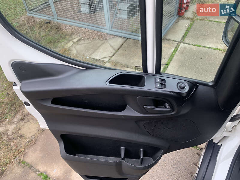 Грузовой фургон Iveco Daily 2017 в Киеве