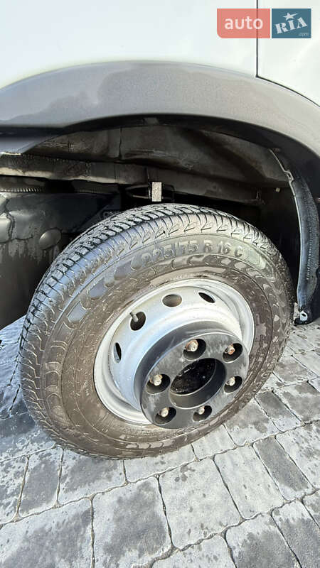 Вантажний фургон Iveco Daily 2018 в Львові