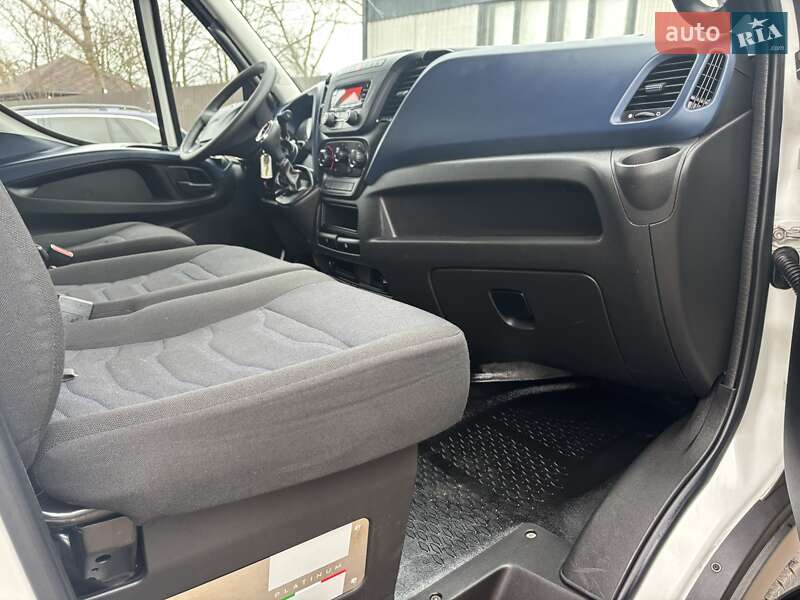 Вантажний фургон Iveco Daily 2018 в Нововолинську