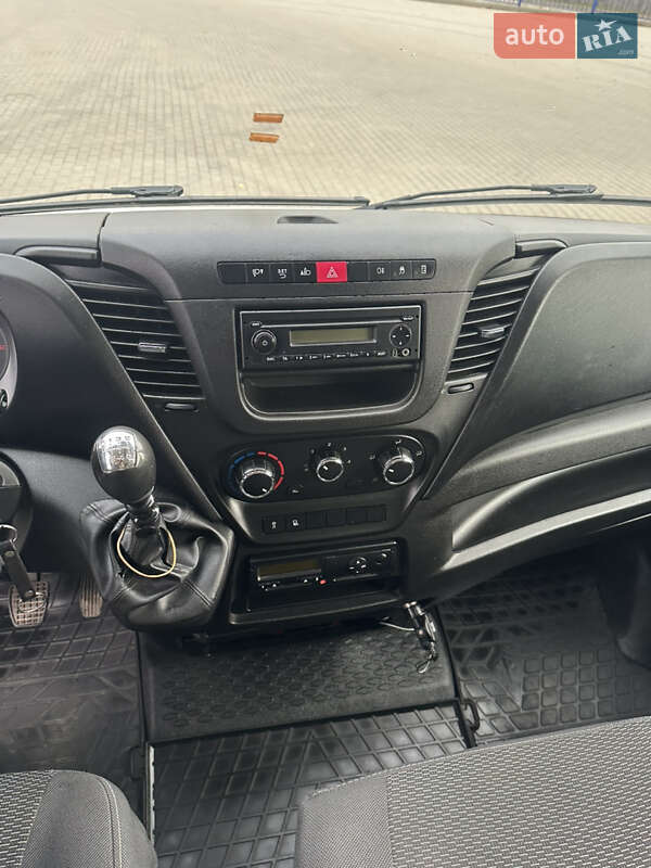 Вантажний фургон Iveco Daily 2015 в Ковелі