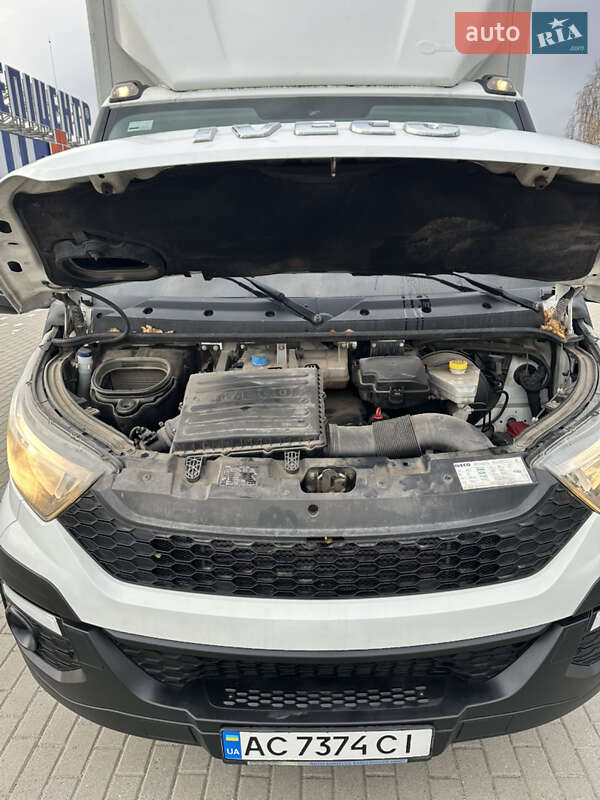 Вантажний фургон Iveco Daily 2015 в Ковелі