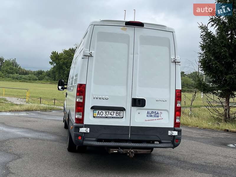 Грузовой фургон Iveco Daily 2012 в Мукачево