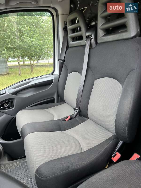 Грузовой фургон Iveco Daily 2012 в Мукачево