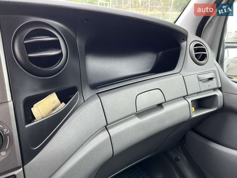 Грузовой фургон Iveco Daily 2012 в Мукачево