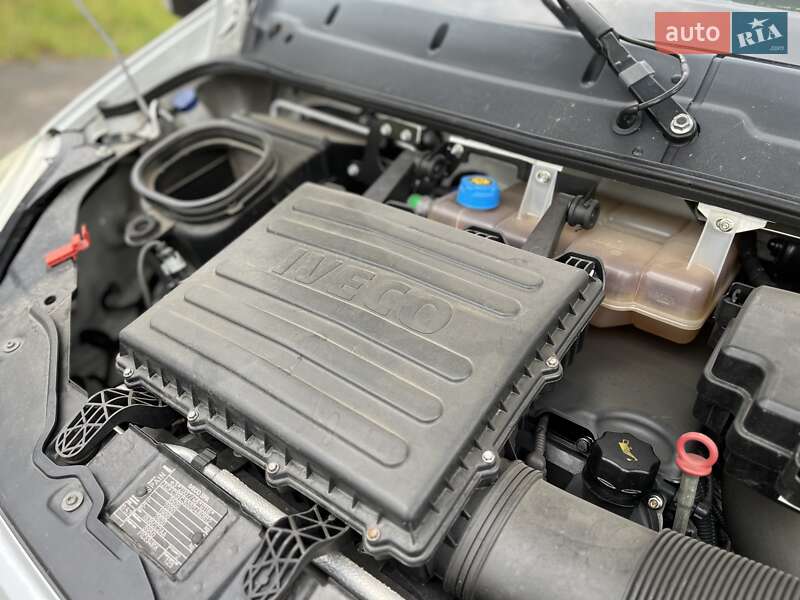 Грузовой фургон Iveco Daily 2012 в Мукачево