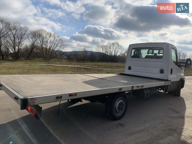 Вантажний фургон Iveco Daily 2016 в Золочеві
