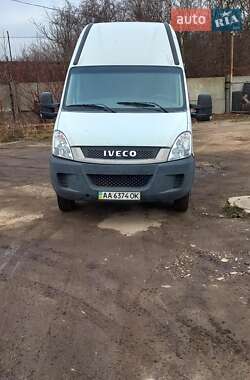 Грузовой фургон Iveco Daily 2012 в Львове
