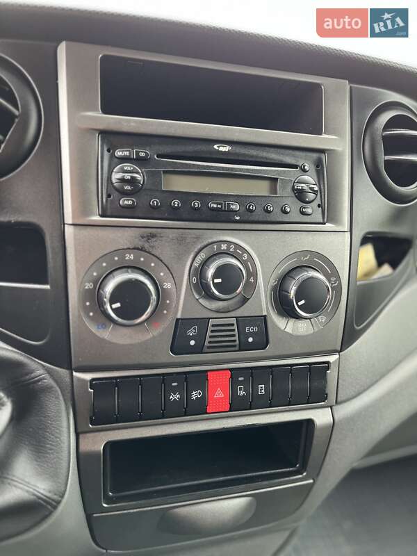 Микроавтобус грузовой (до 3,5т) Iveco Daily 2012 в Мукачево