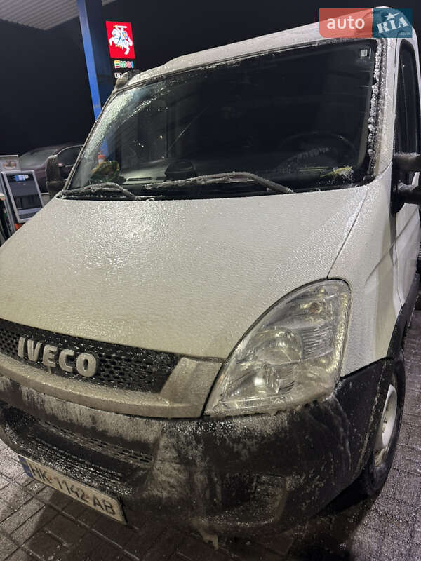 Автовоз Iveco Daily 2015 в Ровно