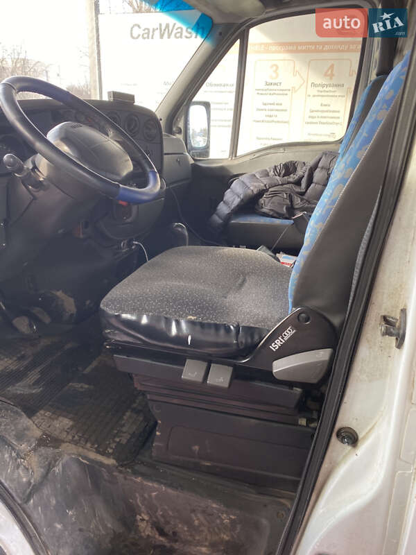 Микроавтобус грузовой (до 3,5т) Iveco Daily 2002 в Львове