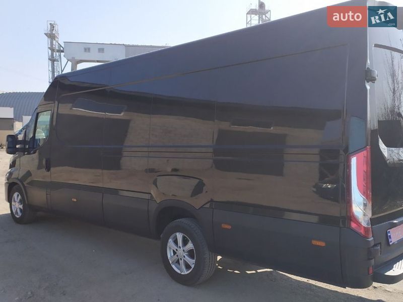 Вантажний фургон Iveco Daily 2021 в Рівному