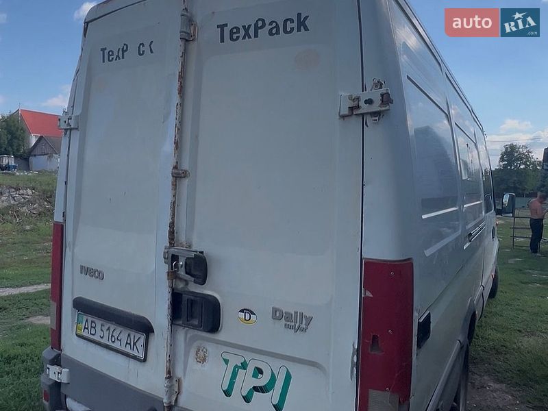 Мікроавтобус вантажний (до 3,5т) Iveco Daily 2002 в Чернівцях фото 4 Мікроавтобус вантажний (до 3,5т) Iveco Daily 2002 в Чернівцях