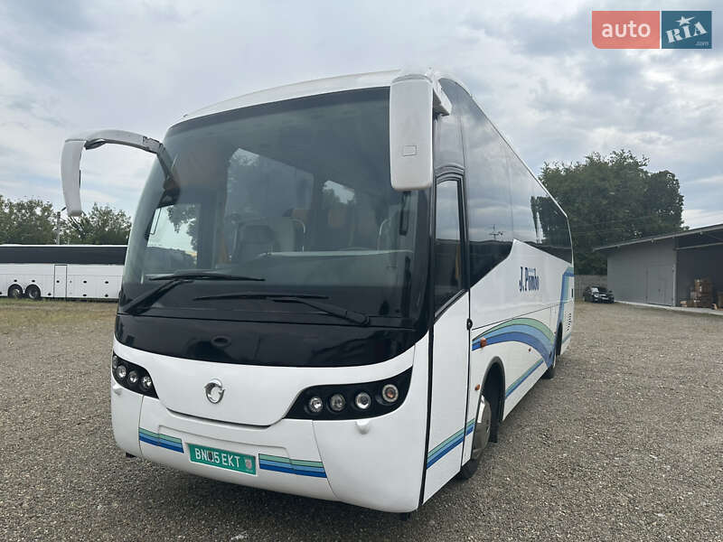 Туристичний / Міжміський автобус Iveco EuroCargo 2009 в Чернівцях