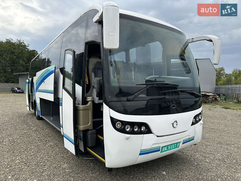 Туристичний / Міжміський автобус Iveco EuroCargo 2009 в Чернівцях