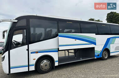 Туристичний / Міжміський автобус Iveco EuroCargo 2009 в Чернівцях