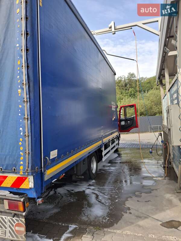 Грузовой фургон Iveco EuroCargo 2010 в Иршаве