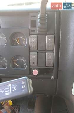Тентованый Iveco EuroTech 2001 в 
