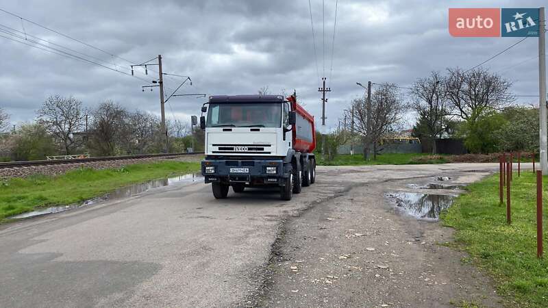 Самосвал Iveco EuroTrakker 2004 в Одессе