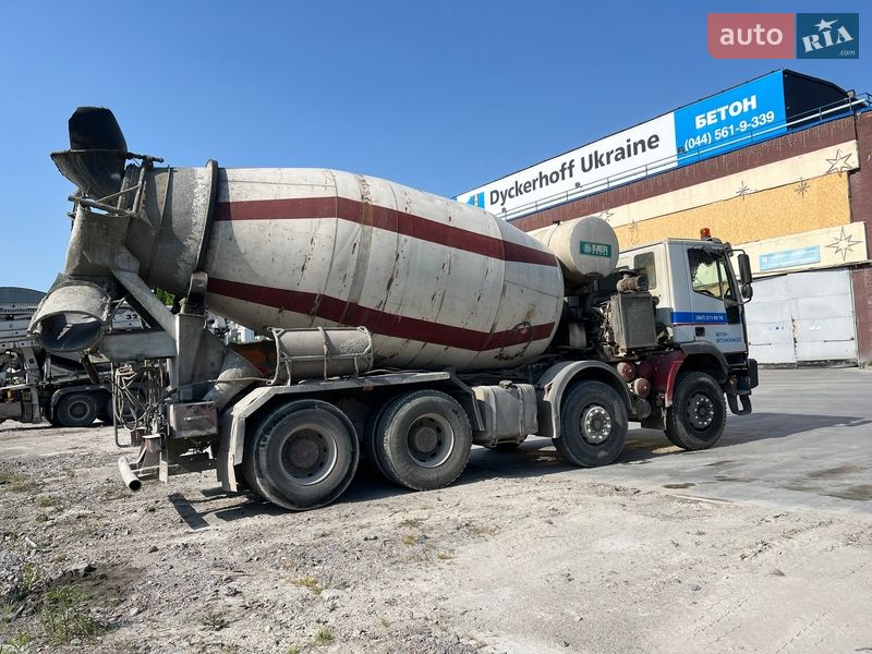 Iveco EuroTrakker 2004