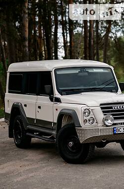 Позашляховик / Кросовер Iveco Massif 2010 в 
