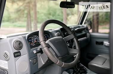 Позашляховик / Кросовер Iveco Massif 2010 в 