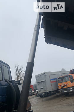 Самоскид Iveco Trakker 2007 в 