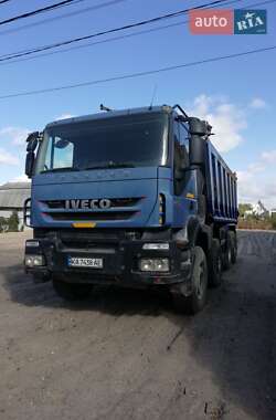 Самосвал Iveco Trakker 2012 в Коростене