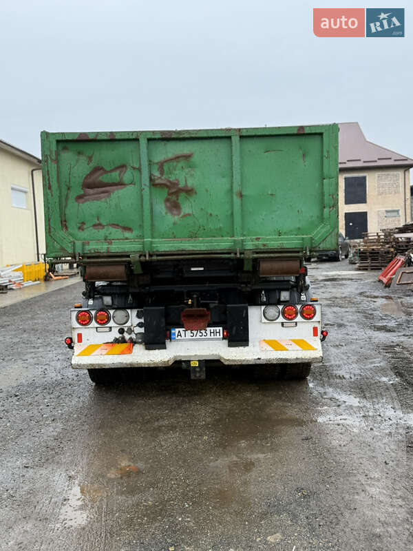 Самосвал Iveco Trakker 2011 в Долине