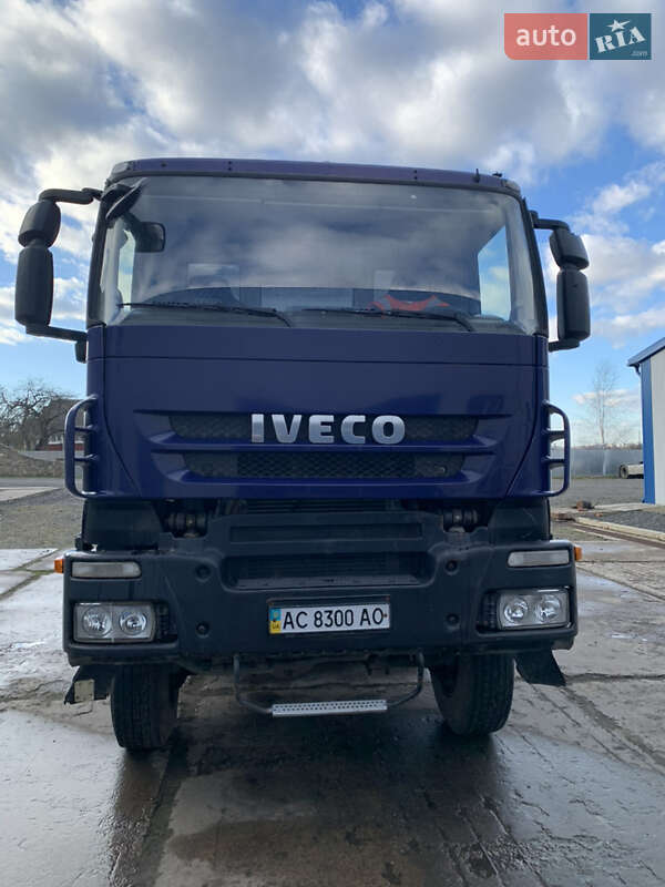 Самосвал Iveco Trakker 2008 в Луцке