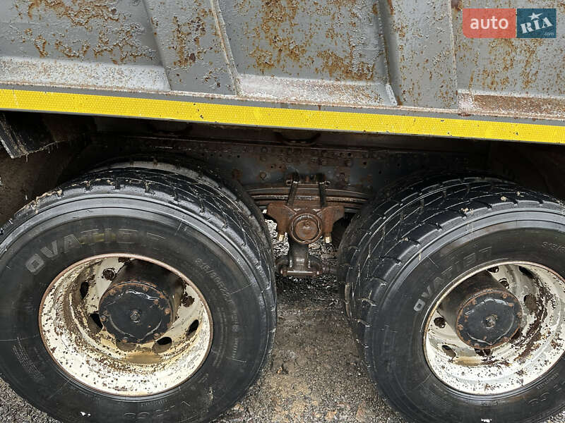 Самоскид Iveco Trakker 2008 в Ужгороді