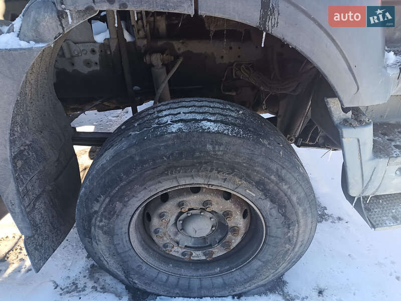 Самосвал Iveco Trakker 2008 в Киеве