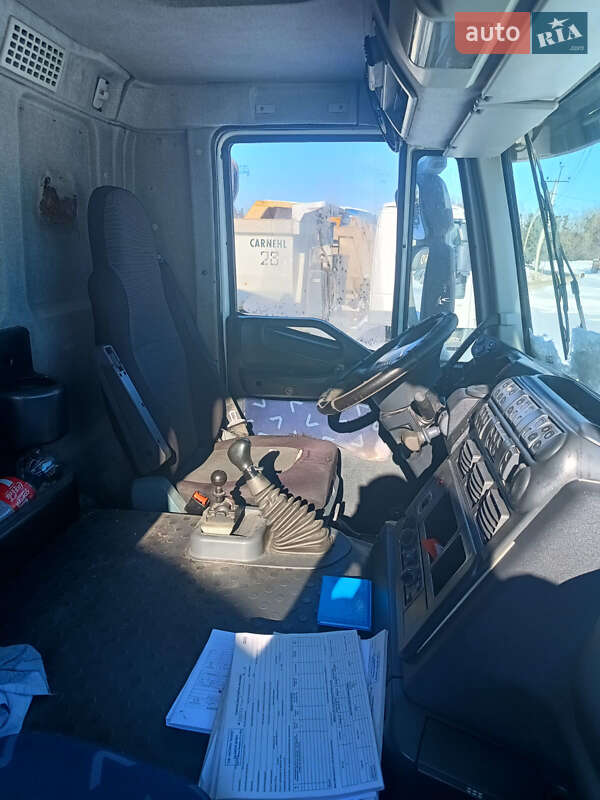 Самосвал Iveco Trakker 2008 в Киеве