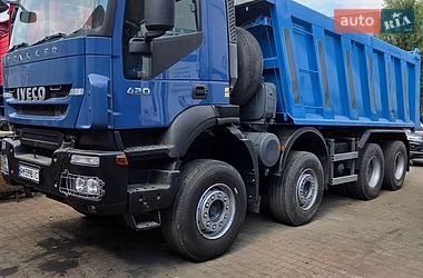 Самосвал Iveco Trakker 2012 в Черновцах