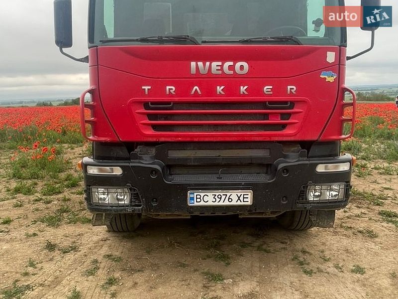 Самосвал Iveco Trakker 2008 в Львове