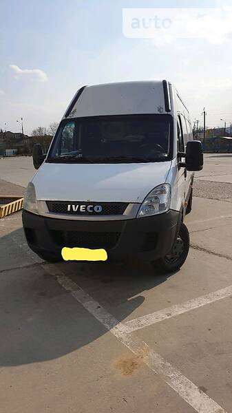 Грузовой фургон Iveco TurboDaily 2010 в Черновцах