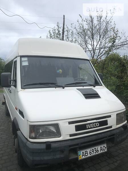 Микроавтобус Iveco TurboDaily 2002 в 