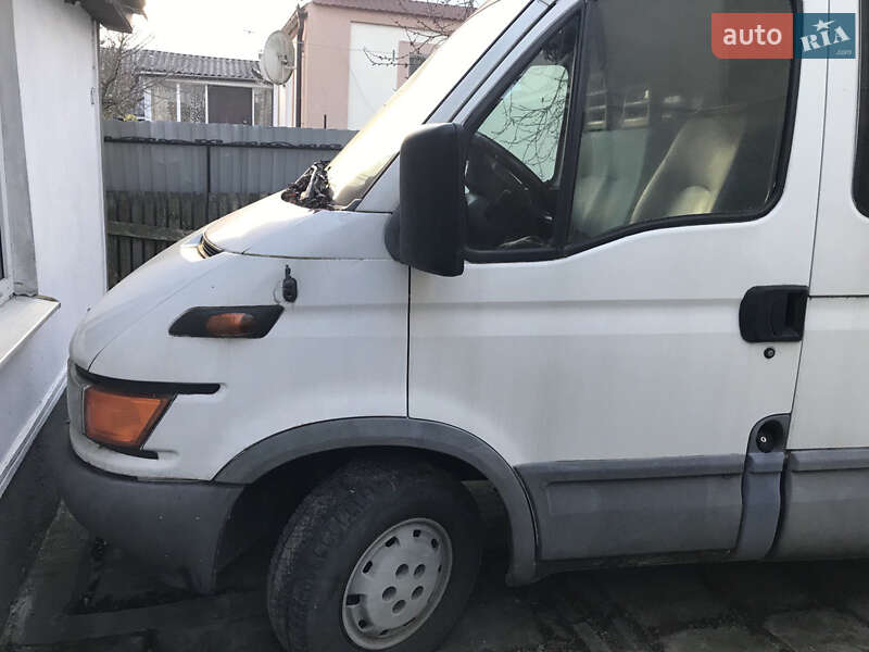 Вантажний фургон Iveco TurboDaily 1999 в Києві