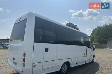 Микроавтобус Iveco Wing 2009 в 