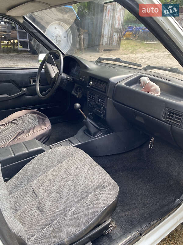 Хэтчбек ИЖ 2126 Ода 2002 в Кропивницком