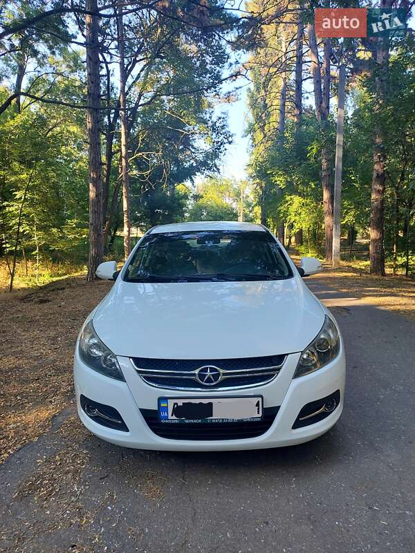 Седан JAC J5 2015 в 