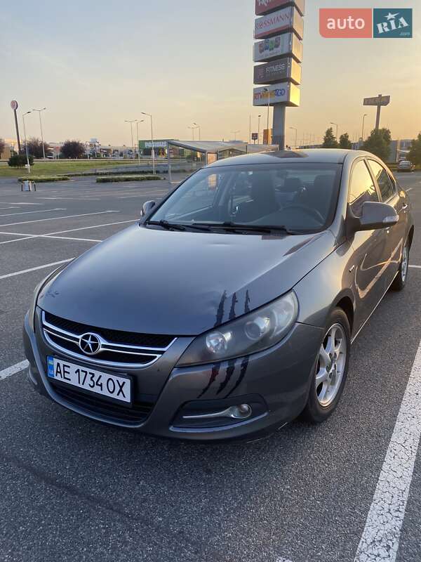 Седан JAC J5 2014 в Львові